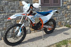 Moto ktm six days 250 4 t 2024