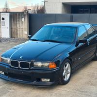BMW 318is CLASS II ( 2500 esemplari )