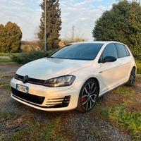 Volkswagen Golf VII GTI 2.0 TSI