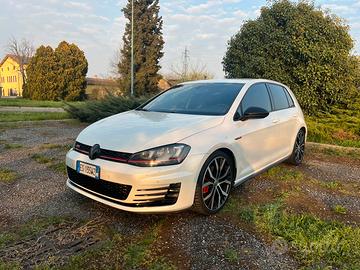 Volkswagen Golf VII GTI 2.0 TSI