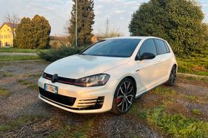 Volkswagen Golf VII GTI 2.0 TSI