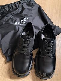 Mocassini neri in pelle e nylon Prada