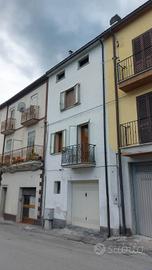 Casa indipendente di 100 m² con più di 5 locali a 