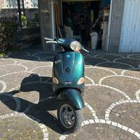 Vespa et4 125