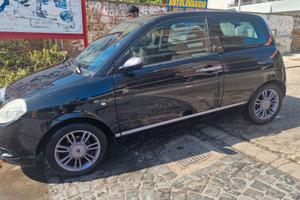 Lancia y