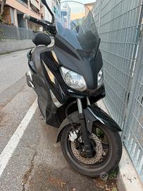 Yamaha xmax 125