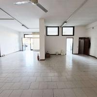 OSTE - FONDO COMMERCIALE CON CANNA FUMARIA