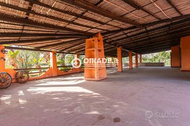 Pula - Locale commerciale + Abitazione