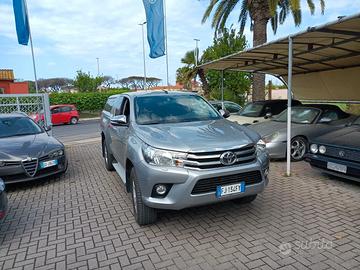 TOYOTA HYLUX  2.4  2 PORTE EXTRA CAB LOUNGE 