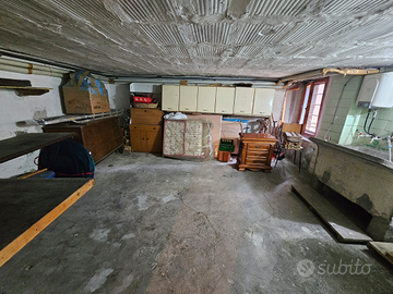 Cantina,box,deposito ampio e asciutto 25 m2