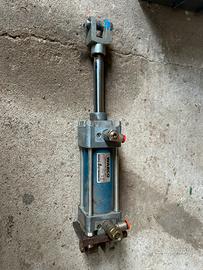 Pistone ad aria compressa