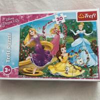 PUZZLE BAMBINA E CHITARRA GIOCATTOLO