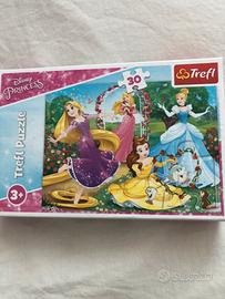 PUZZLE BAMBINA E CHITARRA GIOCATTOLO