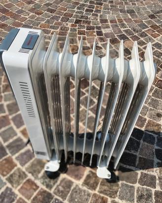 Radiatore ad olio elettrico NIKLAS pari al nuovo