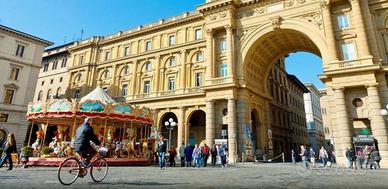 Attività / Licenza di 50 m² con 5 locali a Firenze