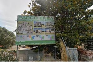 Lotto terreno con villa condonata da finire