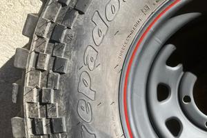 Cerchi e gomme  trepador 33 12.5 r25