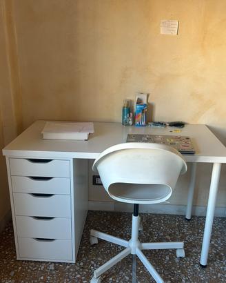 Scrivania + Sedia Ikea