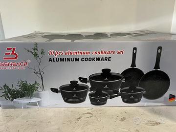 Set di pentole e padelle