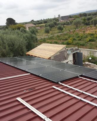 2 PANNELLI FOTOVOLTAICI TOT. 600 W  - COME NUOVI