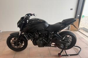 YAMAHA MT-07