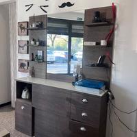 Arredo Postazione barba e poltrona da barbiere