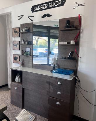 Arredo Postazione barba e poltrona da barbiere