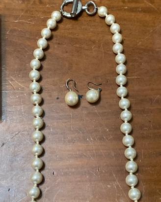 Collana e orecchini