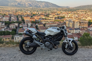DUCATI MONSTER 696 plus