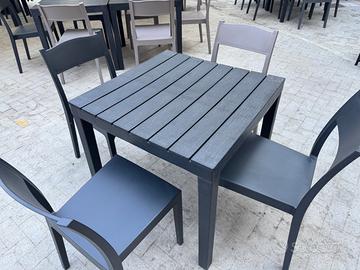 Sedie e tavoli da ristorazione e da giardino