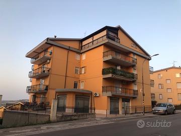 Locale commerciale per Attività, Ufficio, Negozi