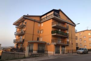 Locale commerciale per Attività, Ufficio, Negozi