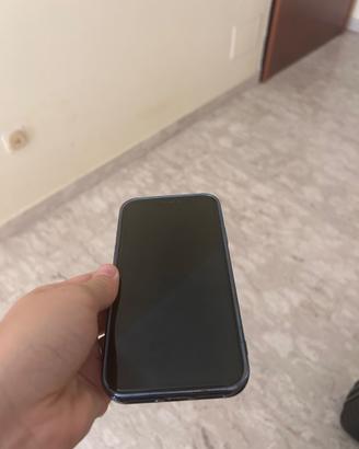 iPhone 11 128 GB + cover + cavo dell’iphone