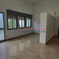 Pressi Via Marsala - Loc. commerciale indipendente