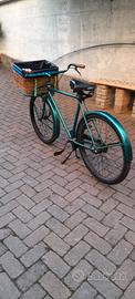 Bicicletta da panettiere con cestino