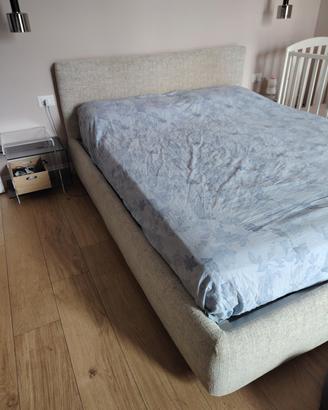Letto matrimoniale Flou con contenitore 