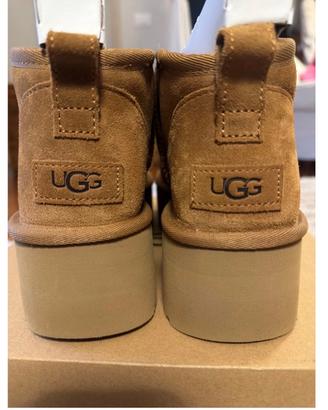 Stivali UGG Classic ultra mini Platform