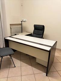 ARREDAMENTO UFFICO COMPLETO