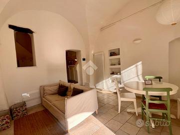 VILLA A SCHIERA A FINALE LIGURE