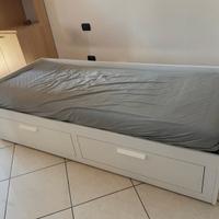 letto singolo/ piazza e mezza. Quasi nuovo.