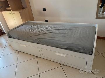 letto singolo/ piazza e mezza. Quasi nuovo.