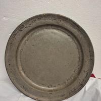 Piatto antico in metallo 1780
