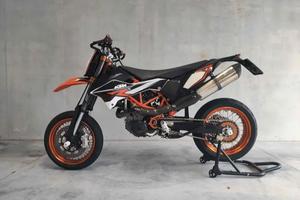 KTM 690 smcR lc4 anno 2012