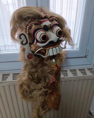 Maschera Rangda dell' isola di Bali