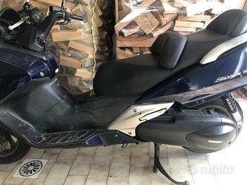 SCOOTER HONDA SILVER GOLD 650