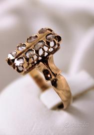 Antico anello in oro 18K e diamanti " Art Decò "