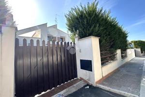 VILLA A SCHIERA A CANOSA DI PUGLIA