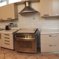 Cucina componibile attrezzata utilizzata poco