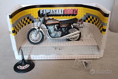 Polistil - 1/15 - KAWASAKI 750, Oxydation Sur Chrome En Boite Avec Traces D Humidite