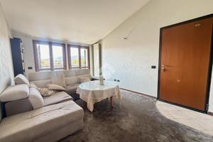 2 LOCALI A GORLAGO